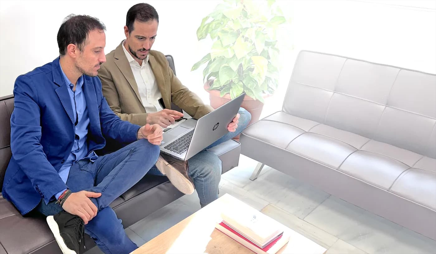 El equipo de TradingPro analizando el mercado
