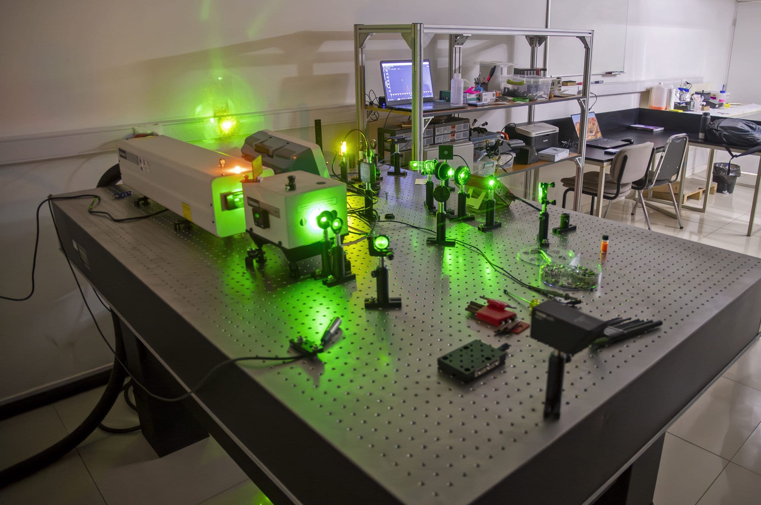 ¡Atención inversores!: La fotónica como cuello de botella de la IA